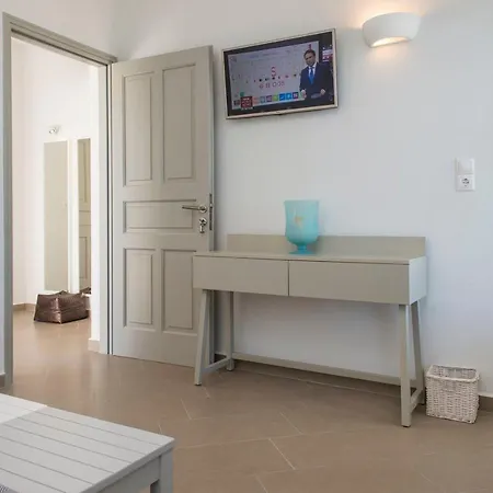 וילה Paros Sleeps 4 Pool Air Con Wifi