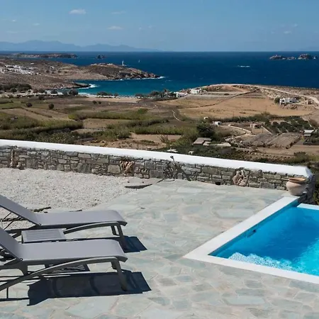 Paros Sleeps 4 Pool Air Con Wifi וילה