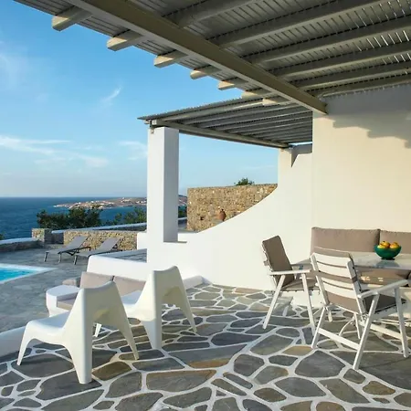 Paros Sleeps 4 Pool Air Con Wifi וילה